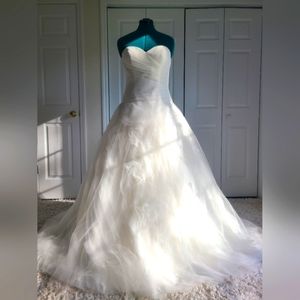 Strapless Ivory White San Patrick Designer Brand Wedding Gown / Dress Size 12
